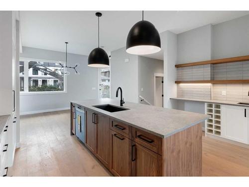 910 32 Street Nw, Calgary, AB - Indoor Photo Showing Kitchen With Upgraded Kitchen