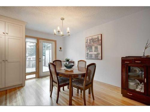 931 Maplecroft Road Se, Calgary, AB - Indoor Photo Showing Dining Room