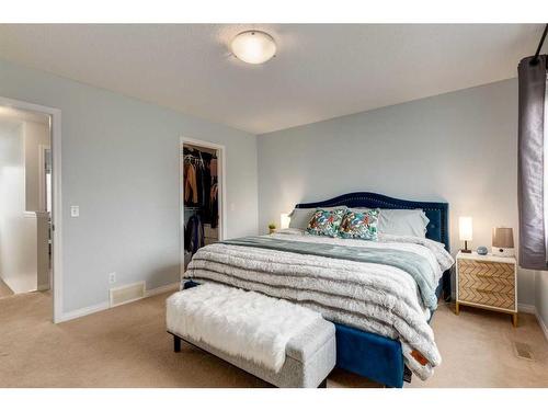 1019 Windhaven Close Sw, Airdrie, AB - Indoor Photo Showing Bedroom