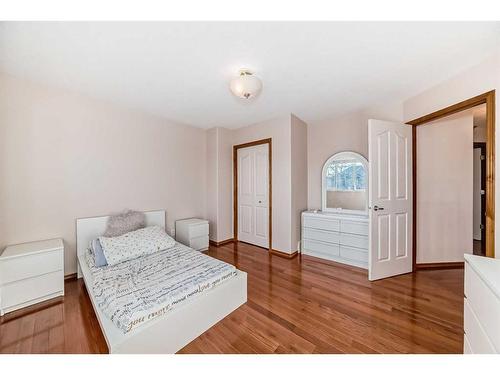 180 Panatella Close Nw, Calgary, AB - Indoor Photo Showing Bedroom