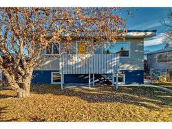 8532 34 Avenue NW Calgary, AB T3B 1R4