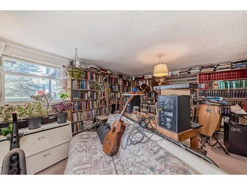 8532 34 Avenue Nw, Calgary, AB - Indoor