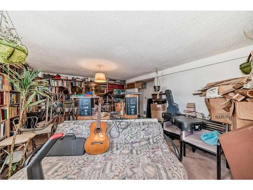 8532 34 Avenue Nw, Calgary, AB - Indoor