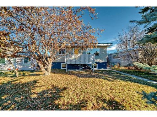 8532 34 Avenue Nw, Calgary, AB - Outdoor