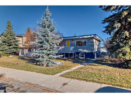 8532 34 Avenue Nw, Calgary, AB - Outdoor