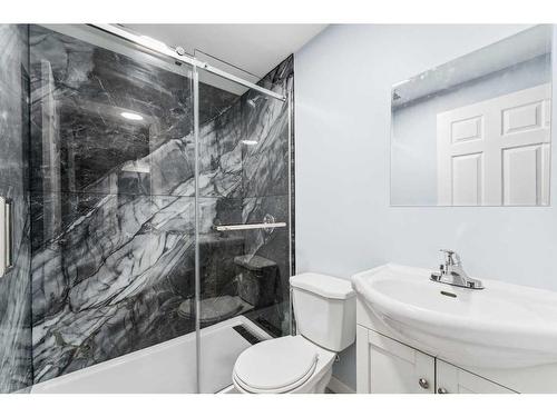 250 Luxstone Road Sw, Airdrie, AB - Indoor Photo Showing Bathroom