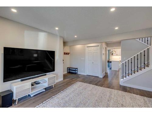 80 Woodglen Close Sw, Calgary, AB - Indoor Photo Showing Living Room