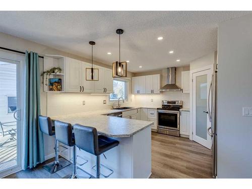 80 Woodglen Close Sw, Calgary, AB - Indoor Photo Showing Kitchen