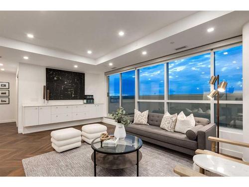 701-8505 Broadcast Avenue Sw, Calgary, AB - Indoor Photo Showing Living Room