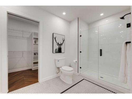 701-8505 Broadcast Avenue Sw, Calgary, AB - Indoor Photo Showing Bathroom