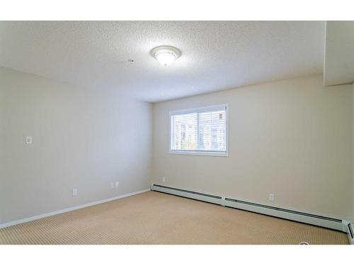 4204-10 Prestwick Bay Se, Calgary, AB - Indoor Photo Showing Other Room