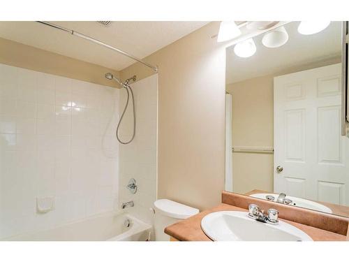 4204-10 Prestwick Bay Se, Calgary, AB - Indoor Photo Showing Bathroom