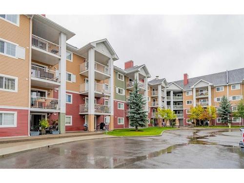 4204-10 Prestwick Bay Se, Calgary, AB - Outdoor With Facade