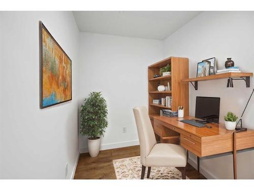 3105-111 Wolf Creek Drive Se, Calgary, AB - Indoor Photo Showing Office