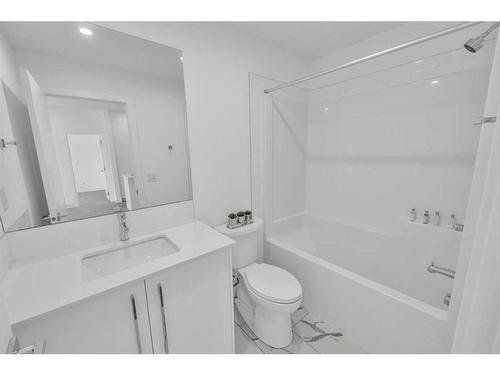 3105-111 Wolf Creek Drive Se, Calgary, AB - Indoor Photo Showing Bathroom