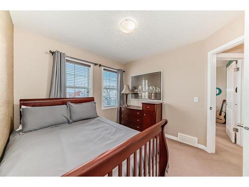 38 Auburn Crest Green Se, Calgary, AB - Indoor Photo Showing Bedroom