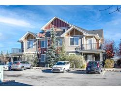 6-35 West Coach Manor SW Calgary, AB T3H 1R7