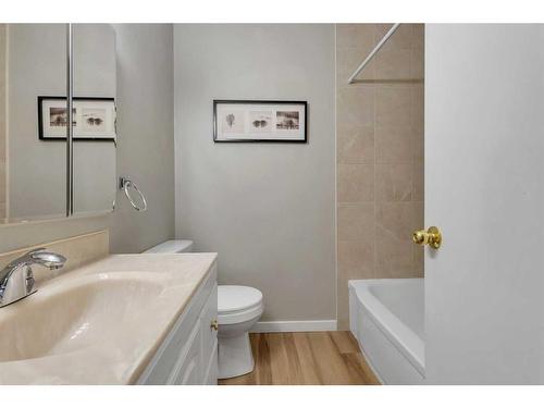 669 Northmount Drive Nw, Calgary, AB - Indoor Photo Showing Bathroom