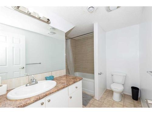 55 Falchurch Road Ne, Calgary, AB - Indoor Photo Showing Bathroom