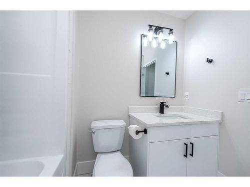 41 Valley Crest Close Nw, Calgary, AB - Indoor Photo Showing Bathroom