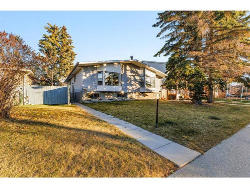 4624 81 Street Nw, Calgary, AB - Outdoor