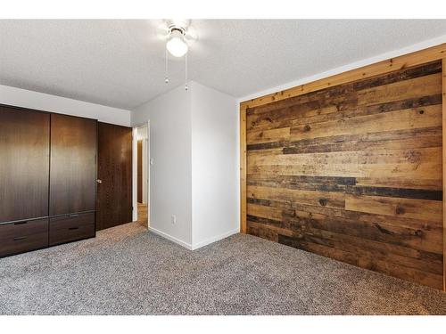 4624 81 Street Nw, Calgary, AB - Indoor Photo Showing Other Room