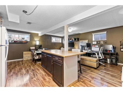 4624 81 Street Nw, Calgary, AB - Indoor