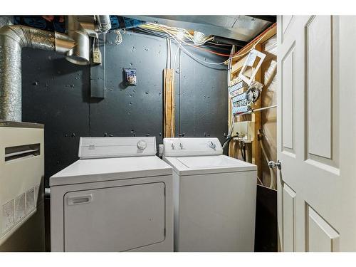 4624 81 Street Nw, Calgary, AB - Indoor Photo Showing Laundry Room