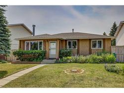 940 Rundlecairn Way NE Calgary, AB T1Y 2X2