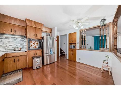 4927 Marlborough Drive Ne, Calgary, AB - Indoor Photo Showing Kitchen