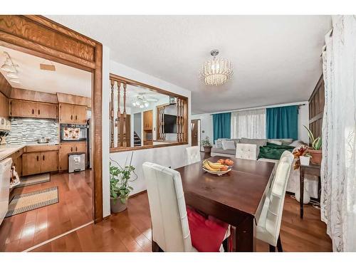 4927 Marlborough Drive Ne, Calgary, AB - Indoor Photo Showing Dining Room