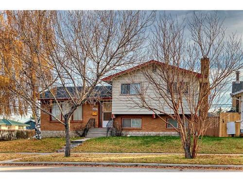 4927 Marlborough Drive Ne, Calgary, AB - Outdoor