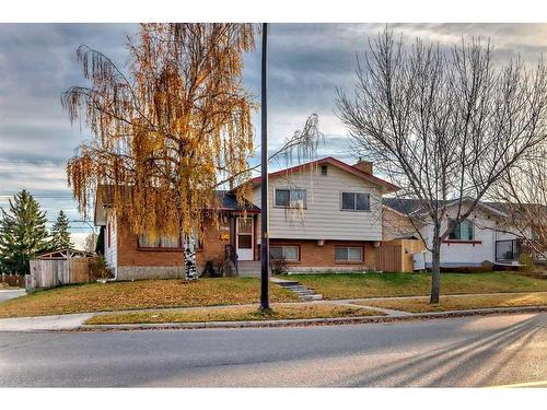 4927 Marlborough Drive Ne, Calgary, AB - Outdoor With Facade