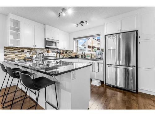 385 Legacy Boulevard Boulevard Se, Calgary, AB - Indoor Photo Showing Kitchen With Stainless Steel Kitchen With Upgraded Kitchen