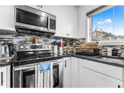 385 Legacy Boulevard Boulevard Se, Calgary, AB - Indoor Photo Showing Kitchen