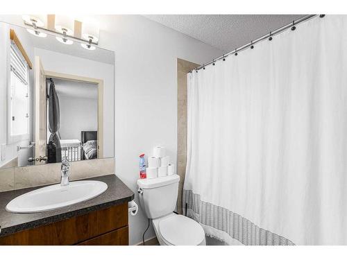 385 Legacy Boulevard Boulevard Se, Calgary, AB - Indoor Photo Showing Bathroom