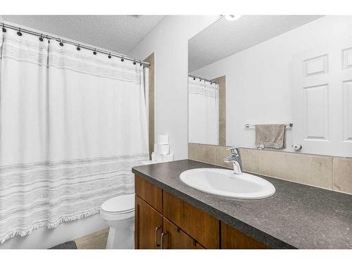 385 Legacy Boulevard Boulevard Se, Calgary, AB - Indoor Photo Showing Bathroom