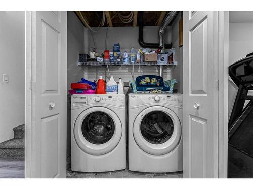 385 Legacy Boulevard Boulevard Se, Calgary, AB - Indoor Photo Showing Laundry Room