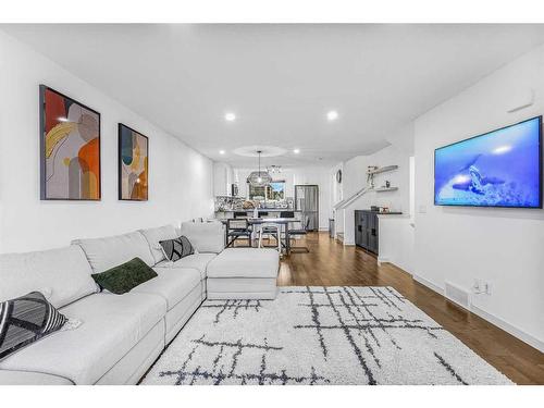 385 Legacy Boulevard Boulevard Se, Calgary, AB - Indoor Photo Showing Living Room