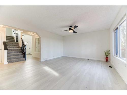 124 Chaparral Crescent Se, Calgary, AB - Indoor Photo Showing Other Room