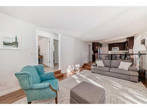 23 Lake Crimson Close, Calgary, AB - Indoor Photo Showing Living Room