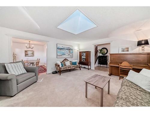 23 Lake Crimson Close, Calgary, AB - Indoor Photo Showing Living Room