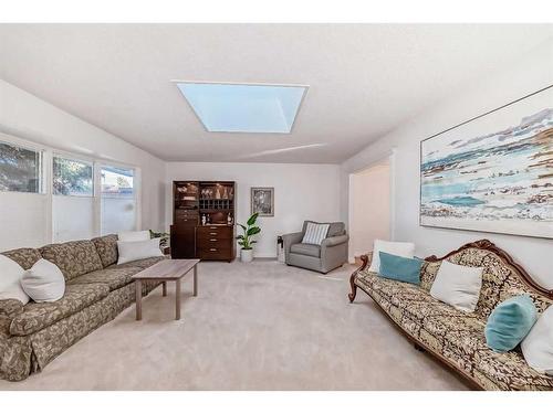 23 Lake Crimson Close, Calgary, AB - Indoor Photo Showing Living Room