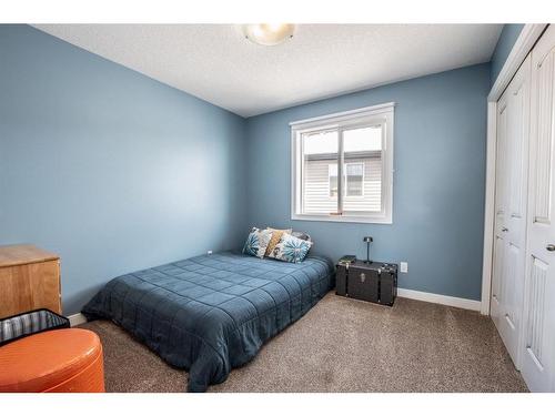 1518 High Park Drive Nw, High River, AB - Indoor Photo Showing Bedroom