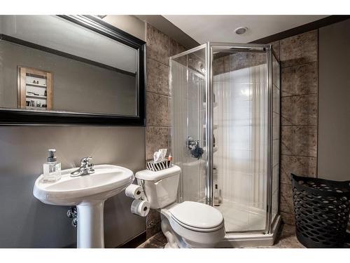 1518 High Park Drive Nw, High River, AB - Indoor Photo Showing Bathroom