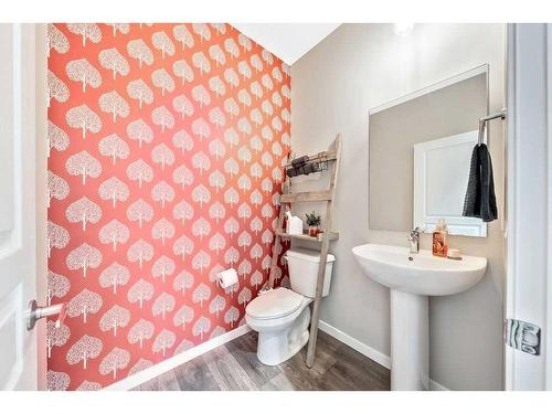 229 Mahogany Parade Se, Calgary, AB - Indoor Photo Showing Bathroom