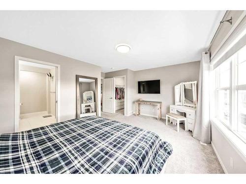 229 Mahogany Parade Se, Calgary, AB - Indoor Photo Showing Bedroom