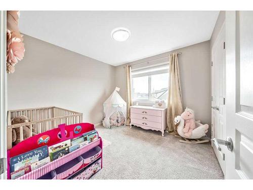 229 Mahogany Parade Se, Calgary, AB - Indoor Photo Showing Bedroom