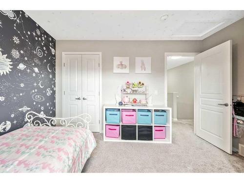 229 Mahogany Parade Se, Calgary, AB - Indoor Photo Showing Bedroom