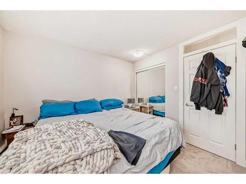 4-810 2 Street Ne, Calgary, AB - Indoor Photo Showing Bedroom